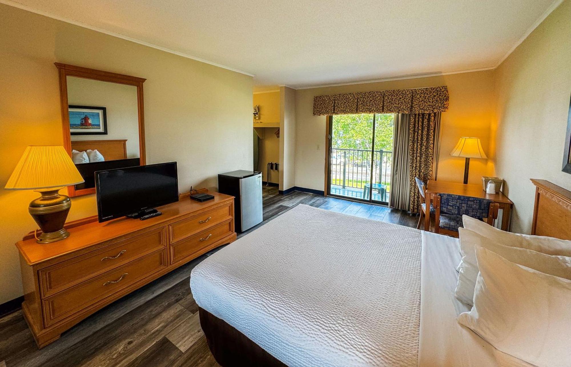 Days Inn By Wyndham Mackinaw City - Lakeview מראה חיצוני תמונה